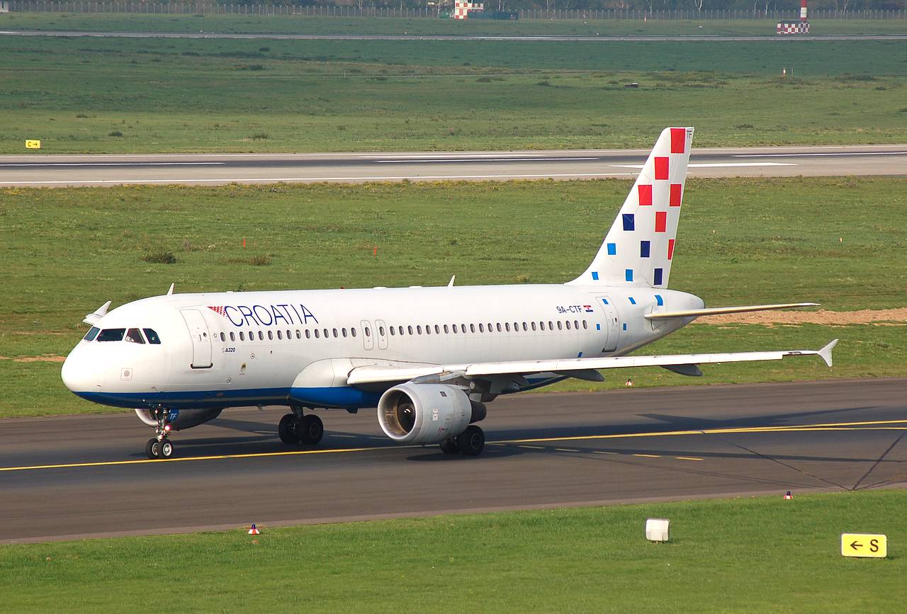 9A-CTF - A320-211 - Croatia Airlines - DUS - 14-10-2006
