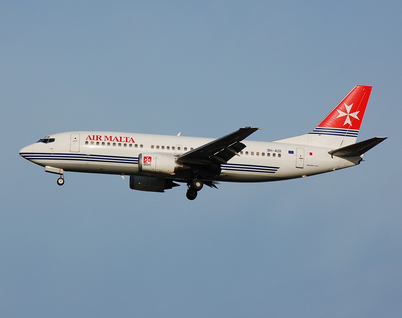 9H-ADI - 737-33A - Air Malta - LGW - 10-12-2006