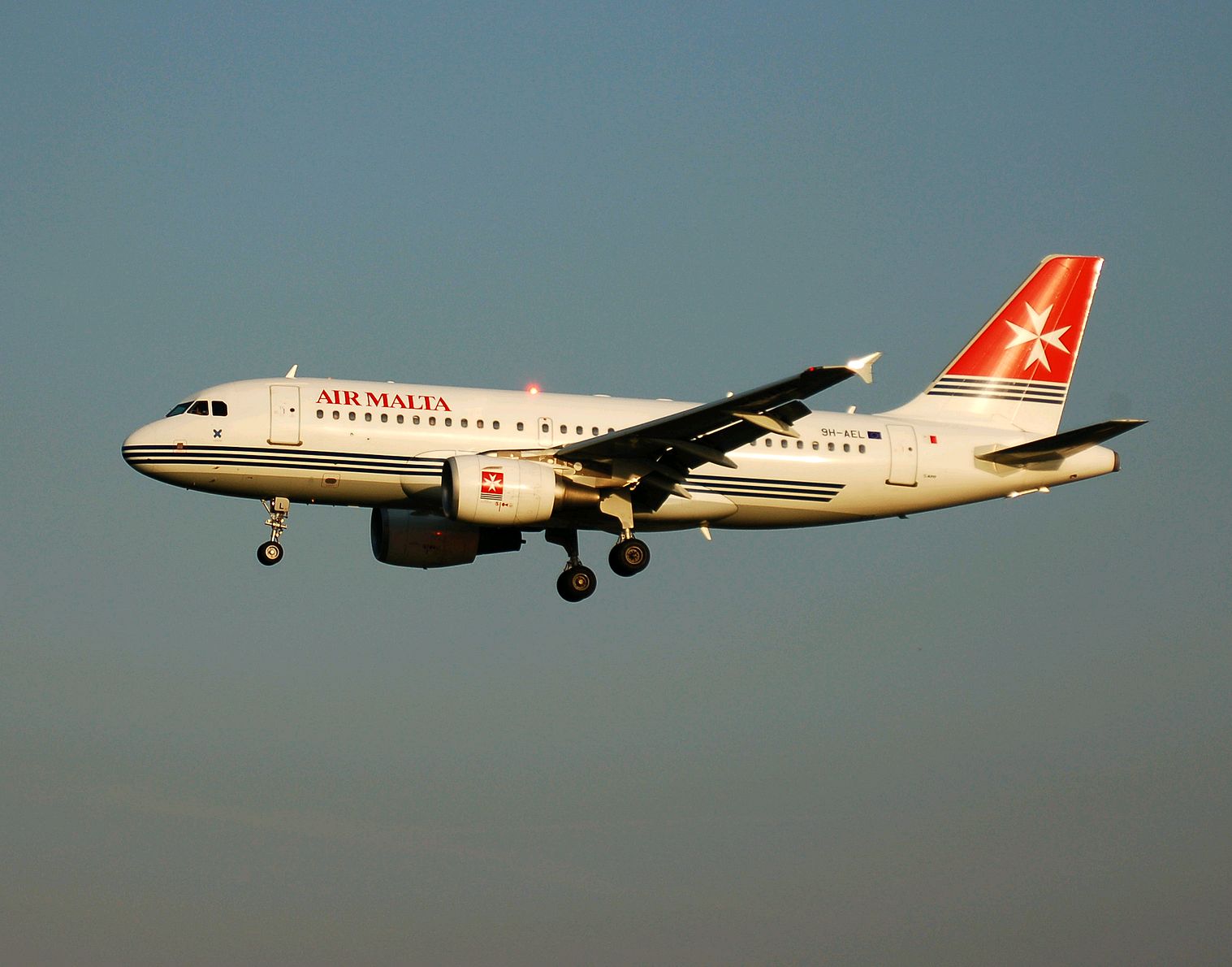 9H-AEL - A319-111 - Air Malta - BRU - 06-09-2006