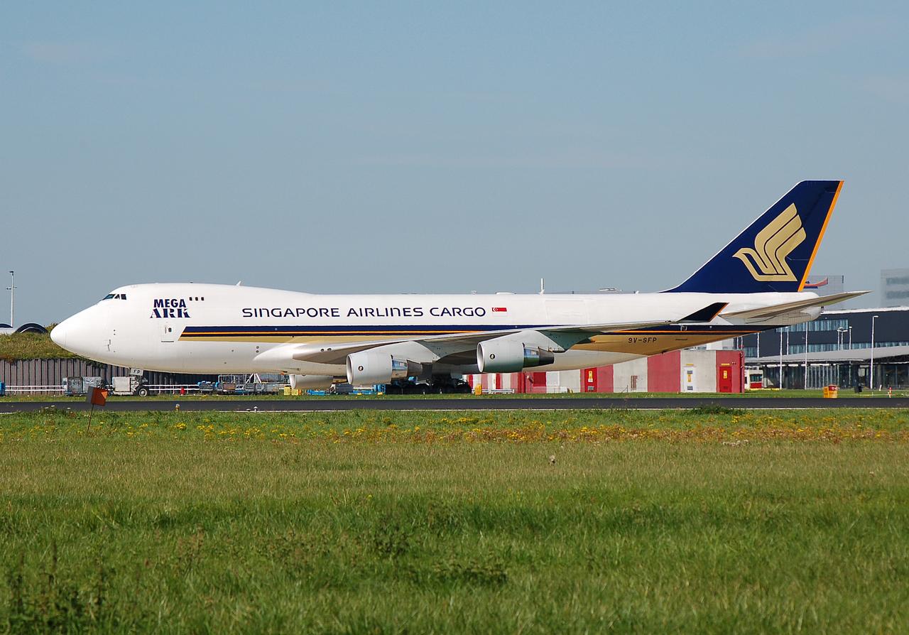 9V-SFP - 747-412F - Singapore Airlines - AMS - 10-09-2006
