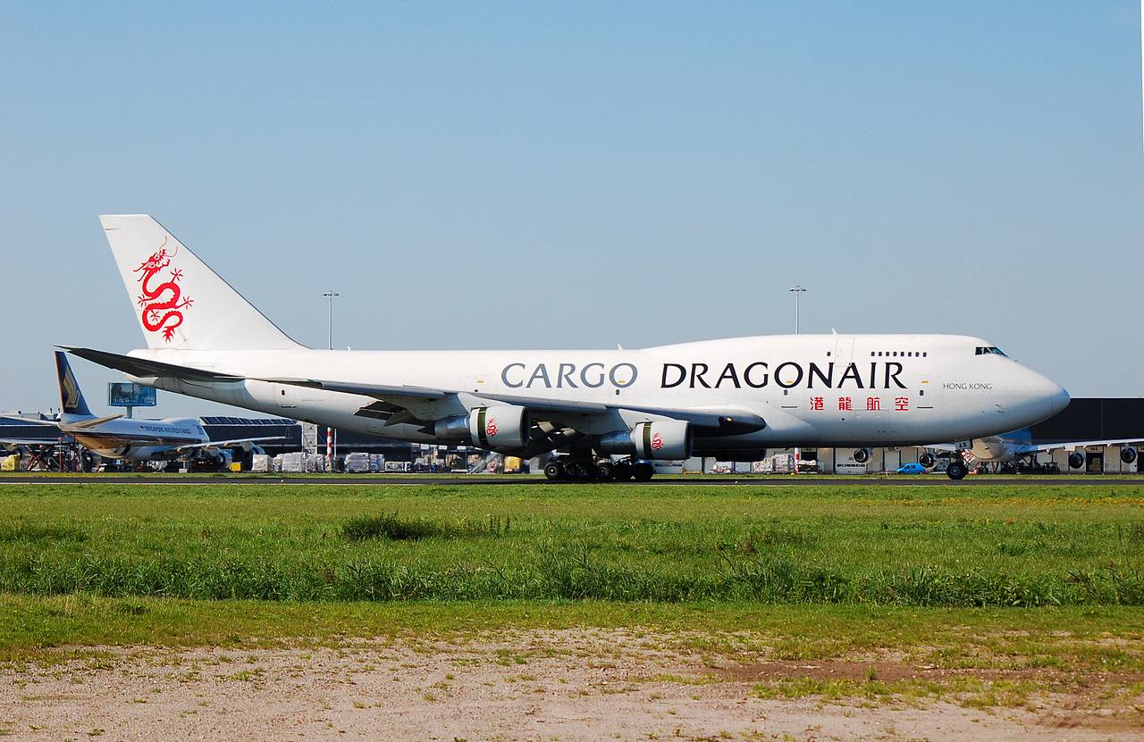 B-KAB - 747-312 - Dragonair - AMS - 10-09-2006