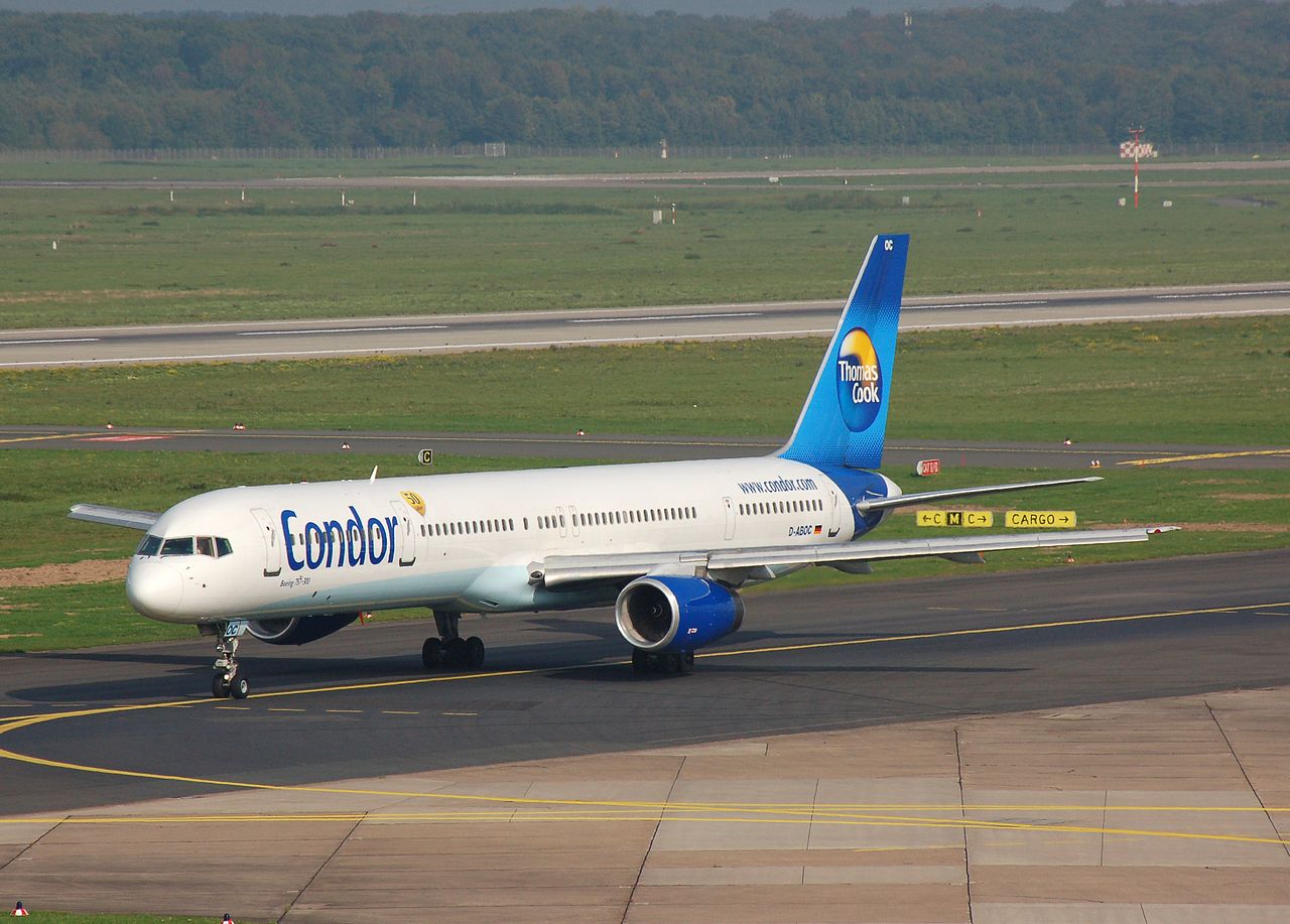 D-ABOC - 757-330 - Condor - DUS - 14-10-2006c