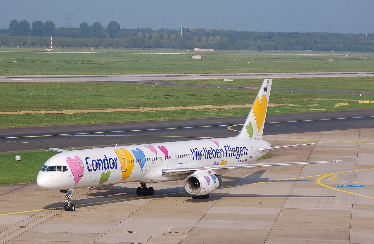D-ABON - 757-330 - Condor - DUS - 14-10-2006b