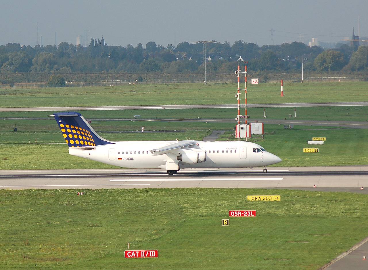 D-AEWL - BAe 146-300 - Lufthansa Regional - DUS - 14-10-2006b