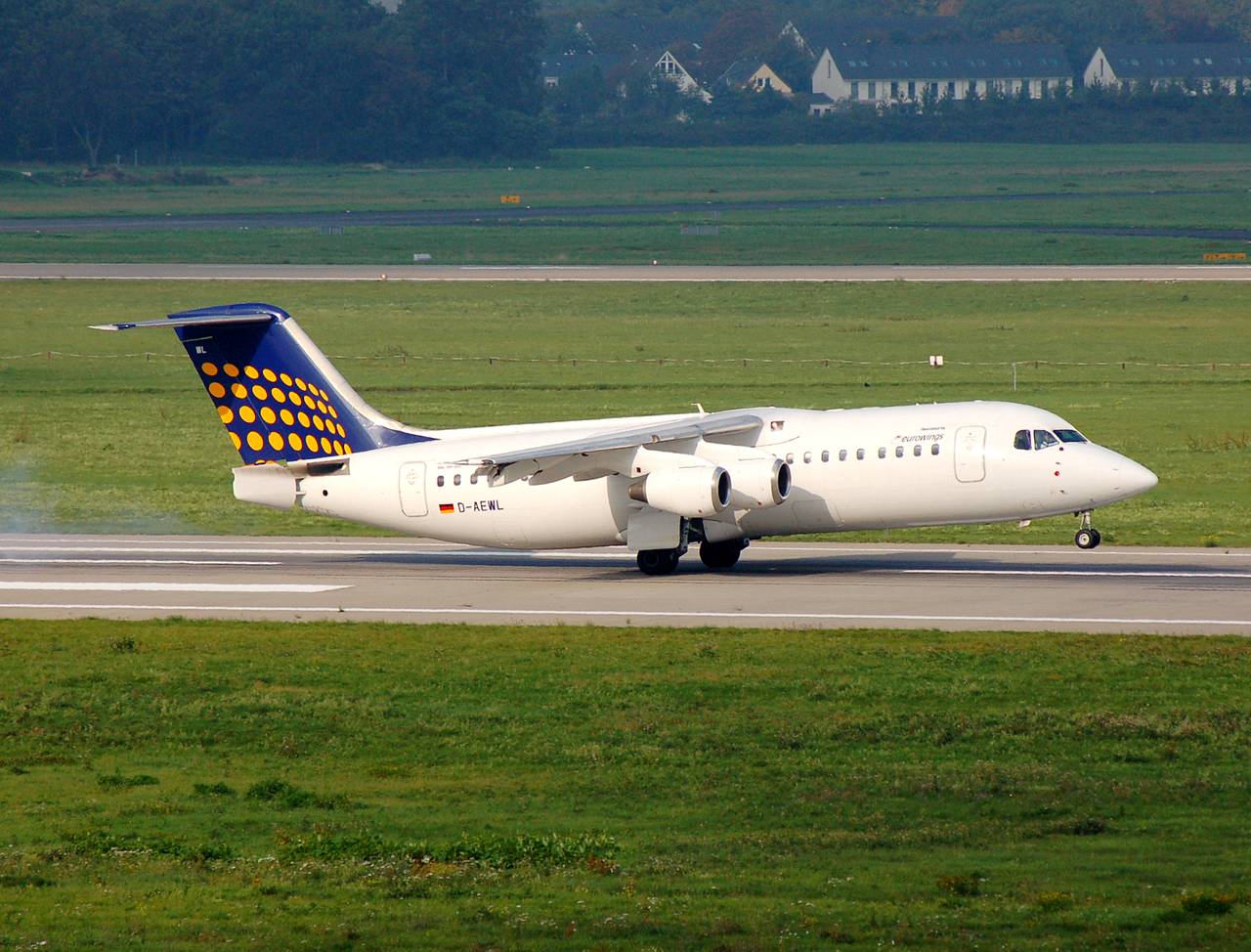 D-AEWL - BAe 146-300 - Lufthansa Regional - DUS - 14-10-2006c