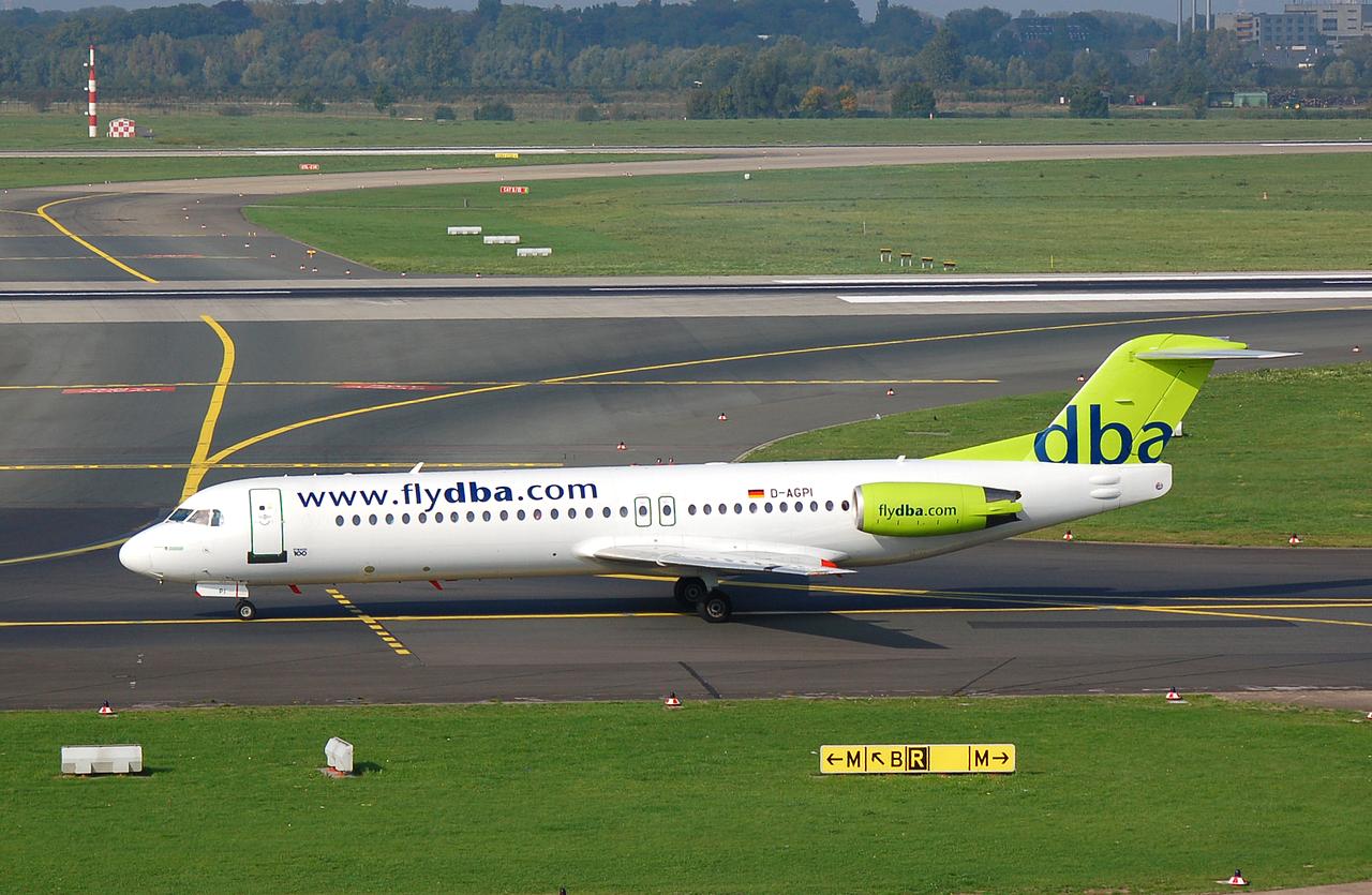 D-AGPI - Fokker 100 - DBA - DUS - 14-10-2006b