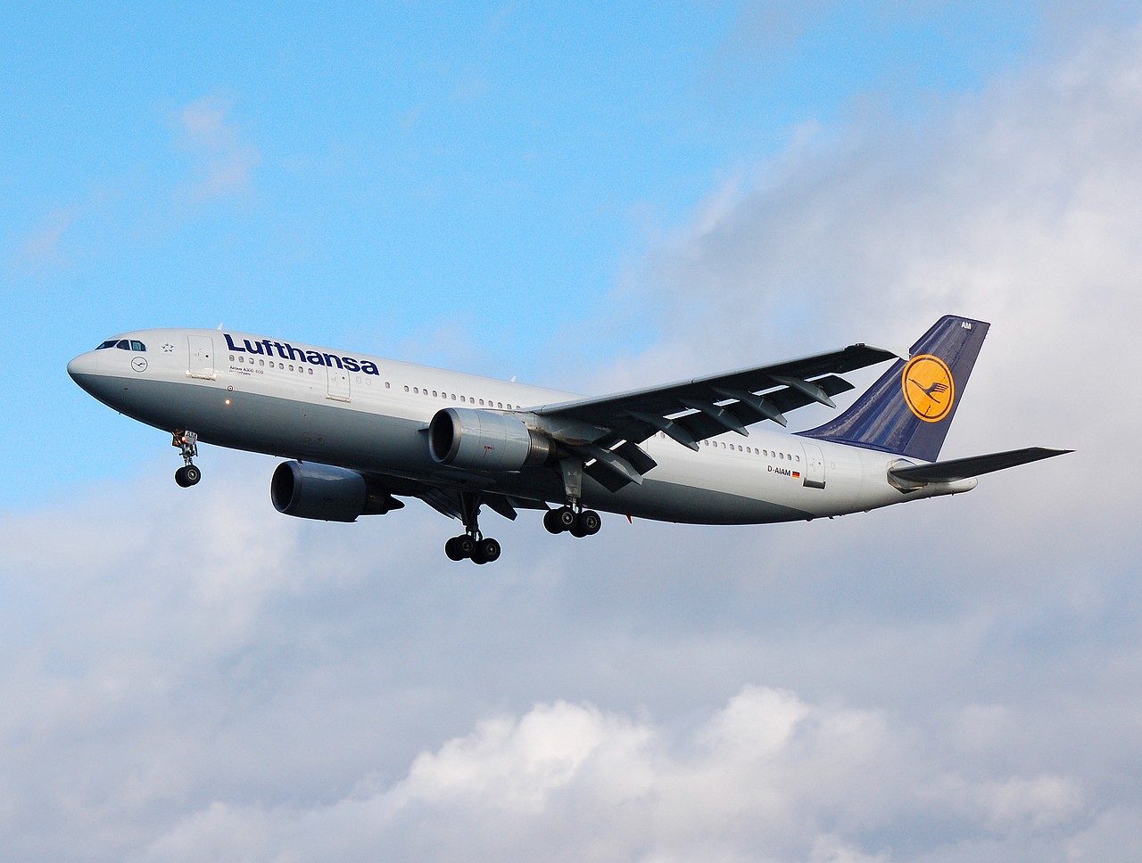 D-AIAM - A300-603 - Lufthansa - LHR - 13-11-2006