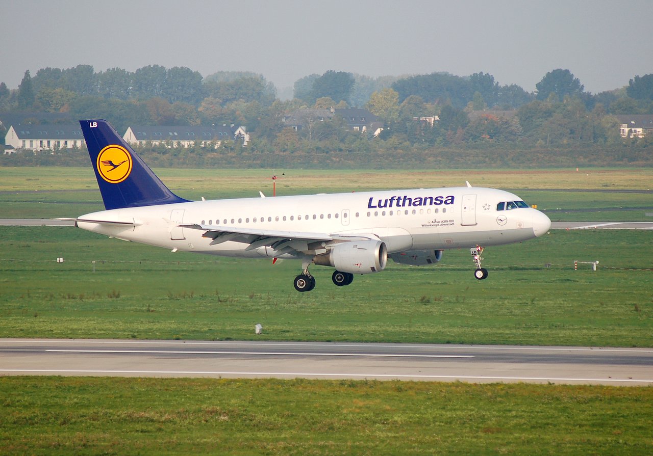 D-AILB - A319-114 - Lufthansa - DUS - 14-10-2006