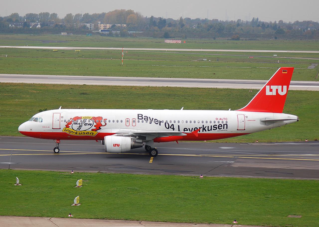 D-ALTC - A320-214 - LTU International Airways - DUS - 03-11-2006