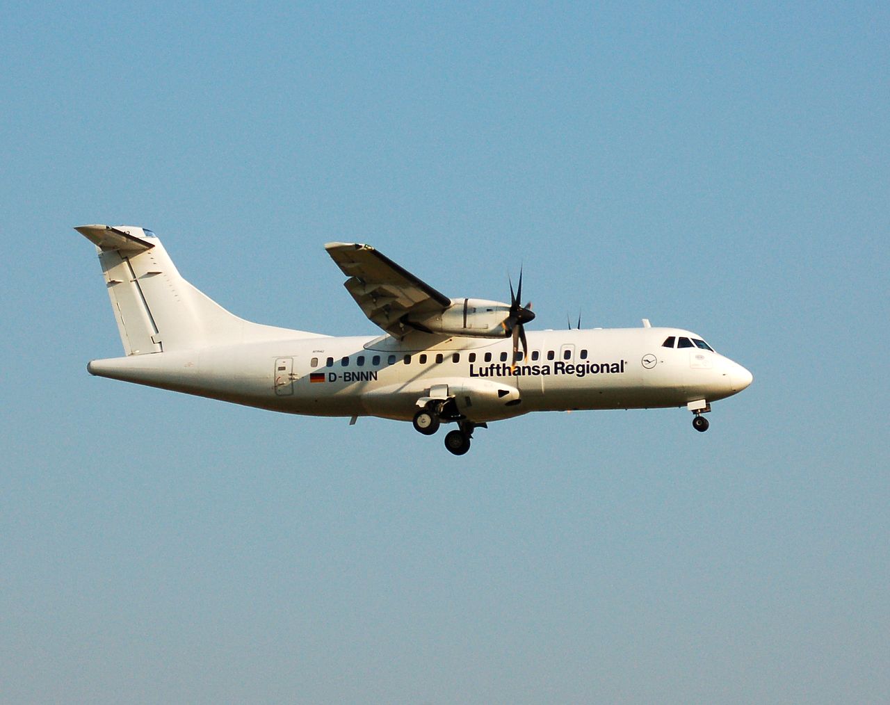 D-BNNN - ATR 42-500 - Lufthansa Regional - BRU - 13-07-2006