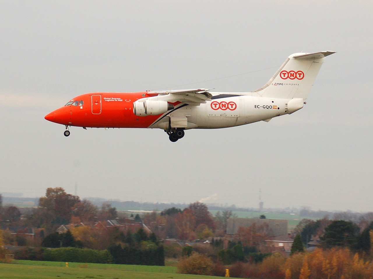 EC-GQO - Avro BAe146 - TNT Airways - LGG - 01-12-2006