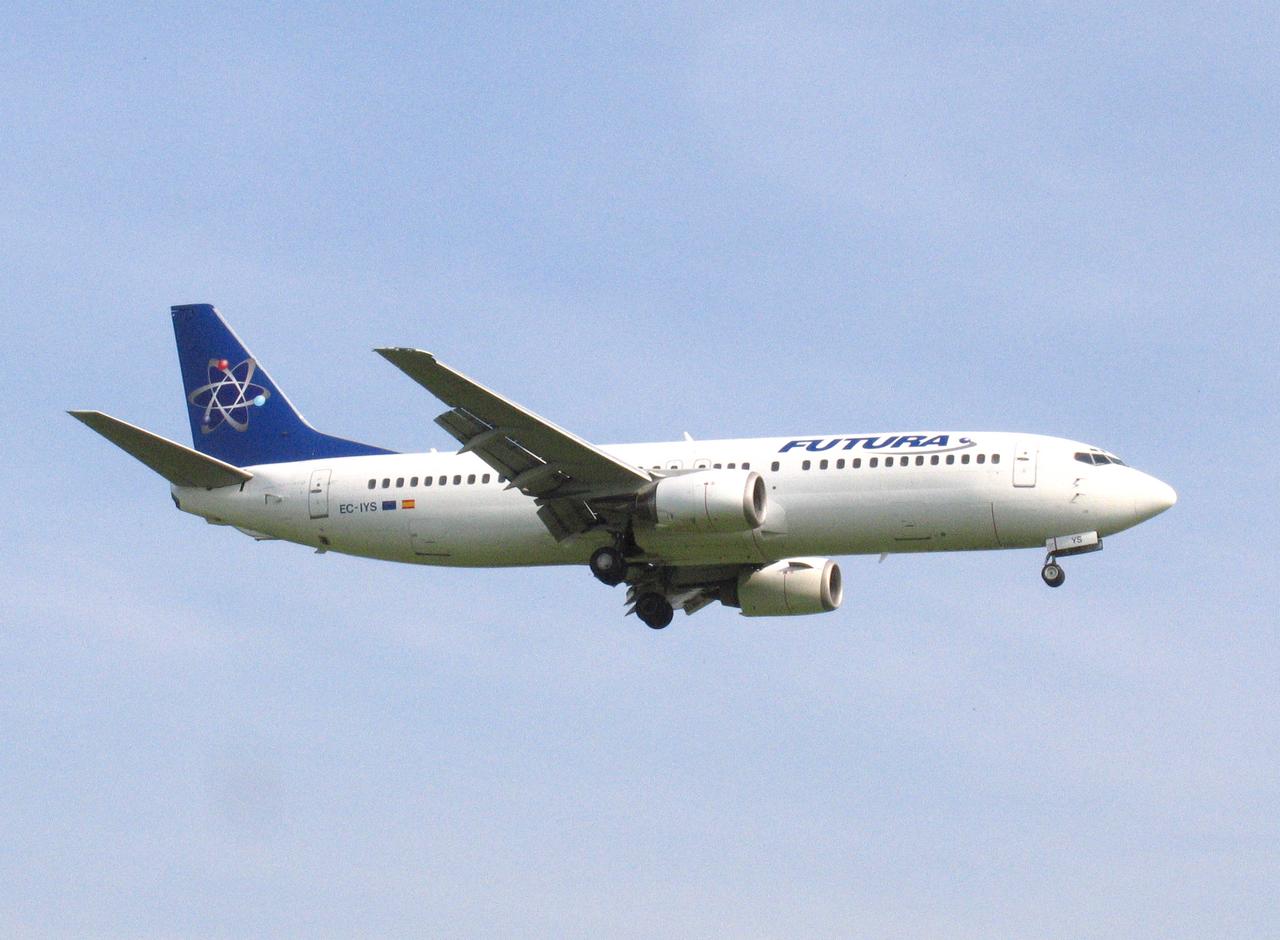 EC-IYS - 737-4Y0 - Futura International - BRU - 09-06-2006