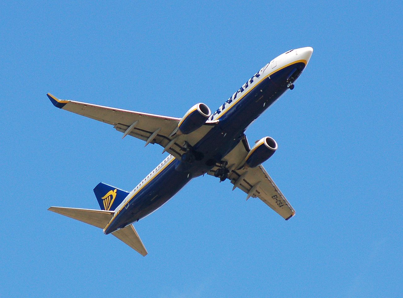 EI-CSA - 737-8AS(WL) - Ryanair - CRL - 01-08-2006