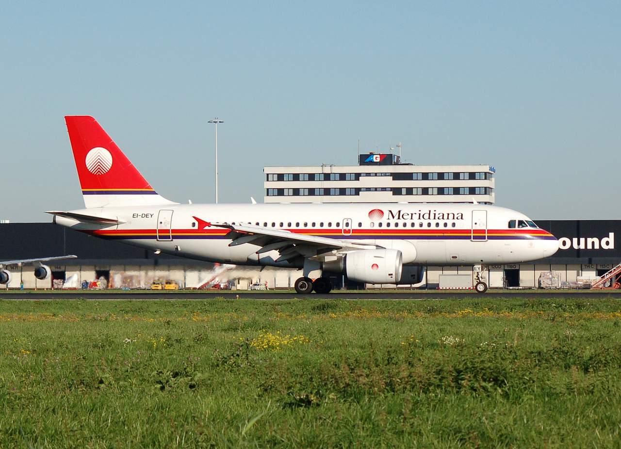 EI-DEY - A319-112 - Meridiana - AMS - 10-09-2006