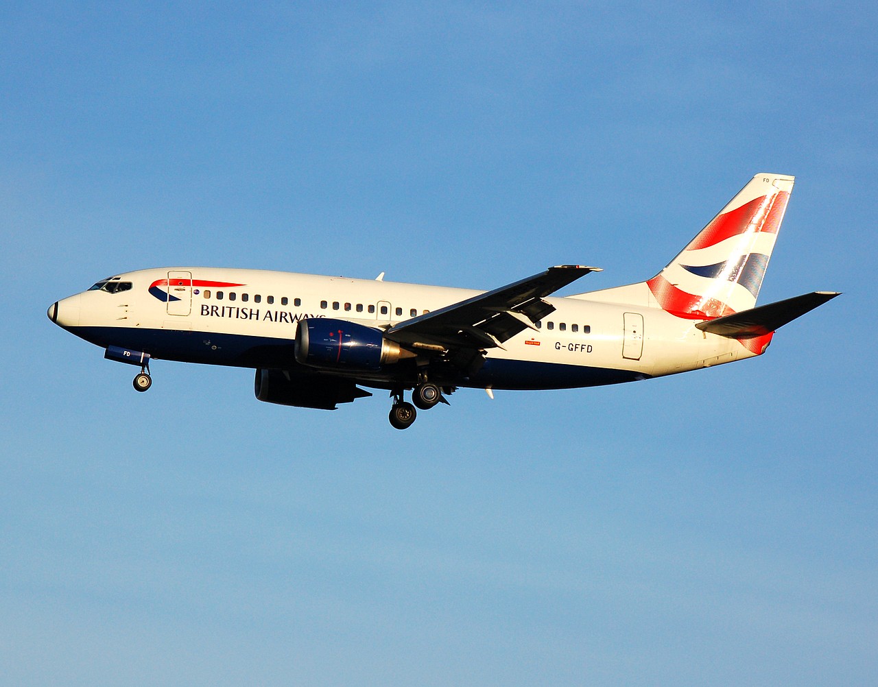 G-GFFD - 737-59D - British Airways - LGW - 10-12-2006