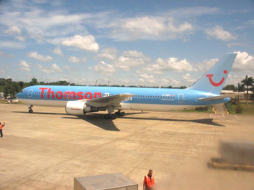 G-OBYI - 767-304(ER) - Thomsonfly - PUJ - 05-05-2006