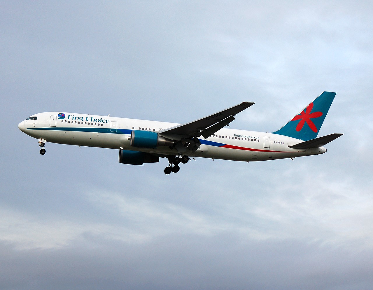 G-OOBM - 767-324(ER) - First Choice Airways - LGW - 10-12-2006