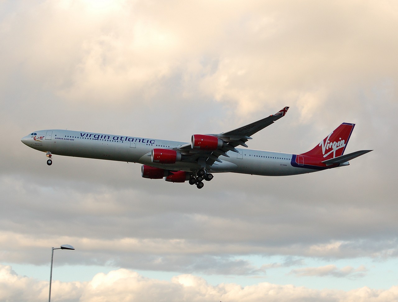 G-VSSM - A340-642 - Virgin Atlantic Airways - LHR - 13-11-2006