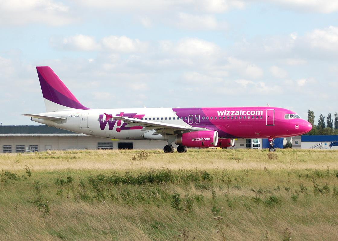 HA-LPA - A320-233 - Wizz Air - CRL - 04-09-2006