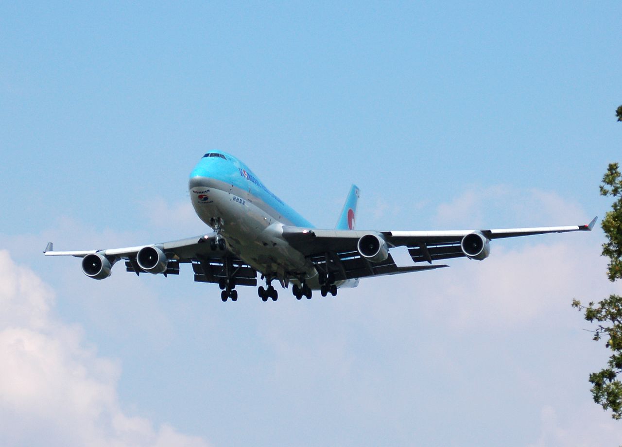 HL7467 - 747-4B5F - Korean Air Lines - BRU - 06-08-2006