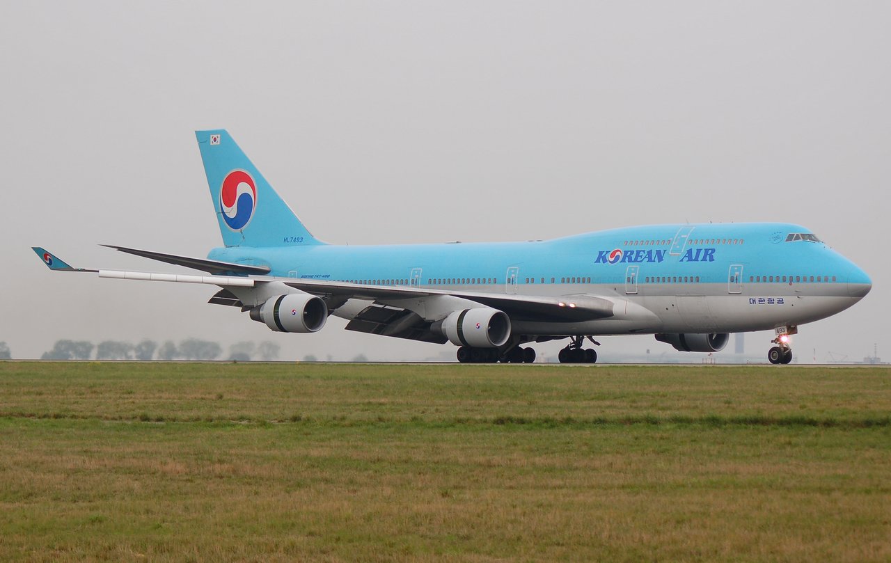 HL7493 - 747-4B5 - Korean Air Lines - CDG - 17-09-2006