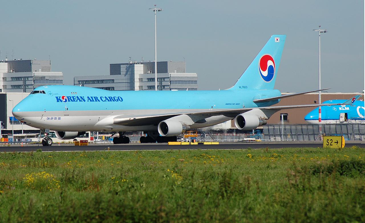 HL7603 - 747-4B5F(ER) - Korean Air Lines - AMS - 10-09-2006b
