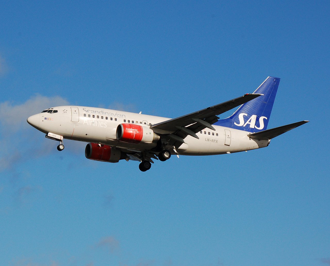 LN-RPX - 737-683 - SAS Scandinavian Airlines - LHR - 13-11-2006