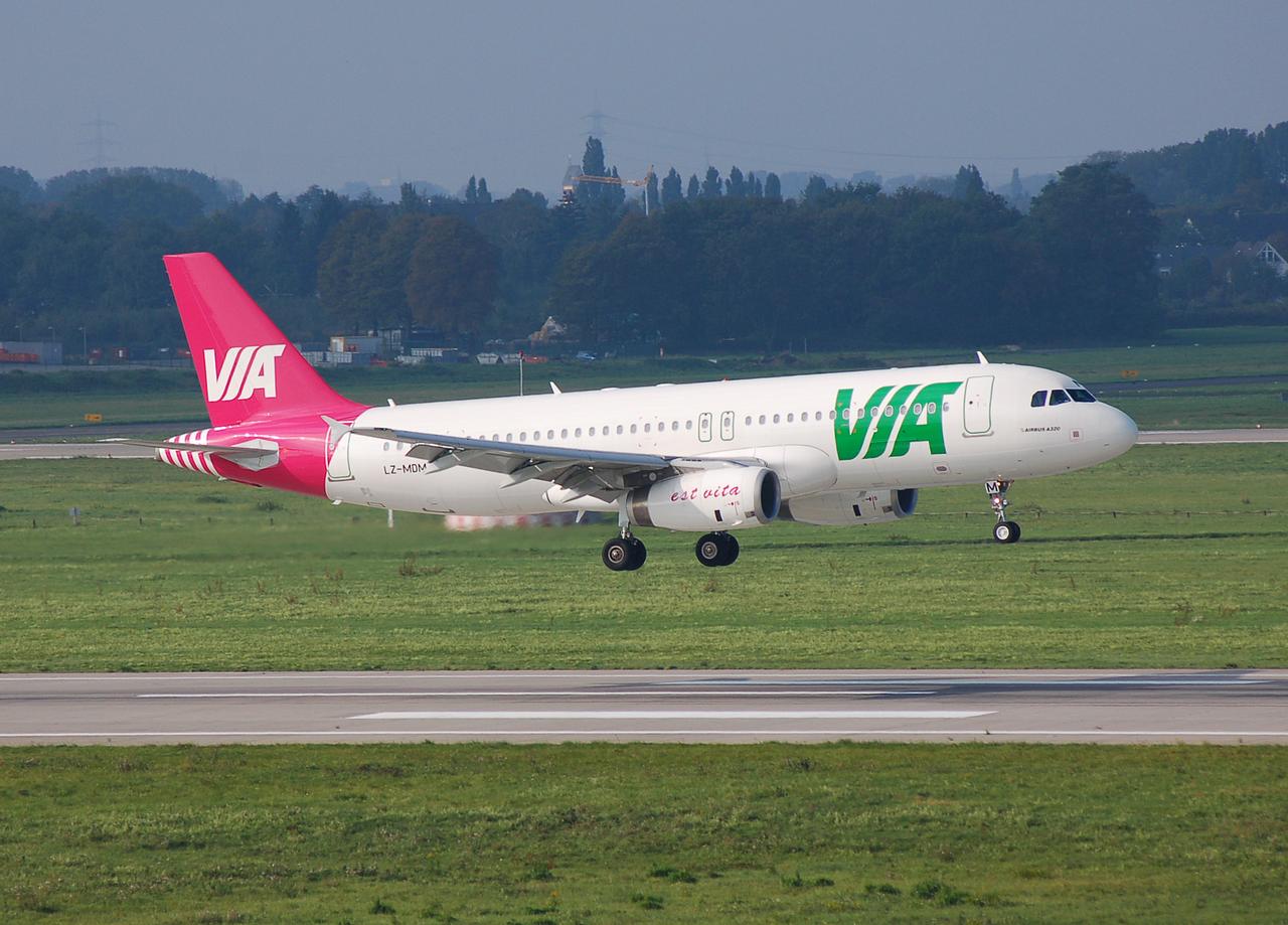 LZ-MDM - A320-232 - Air Via - DUS - 14-10-2006