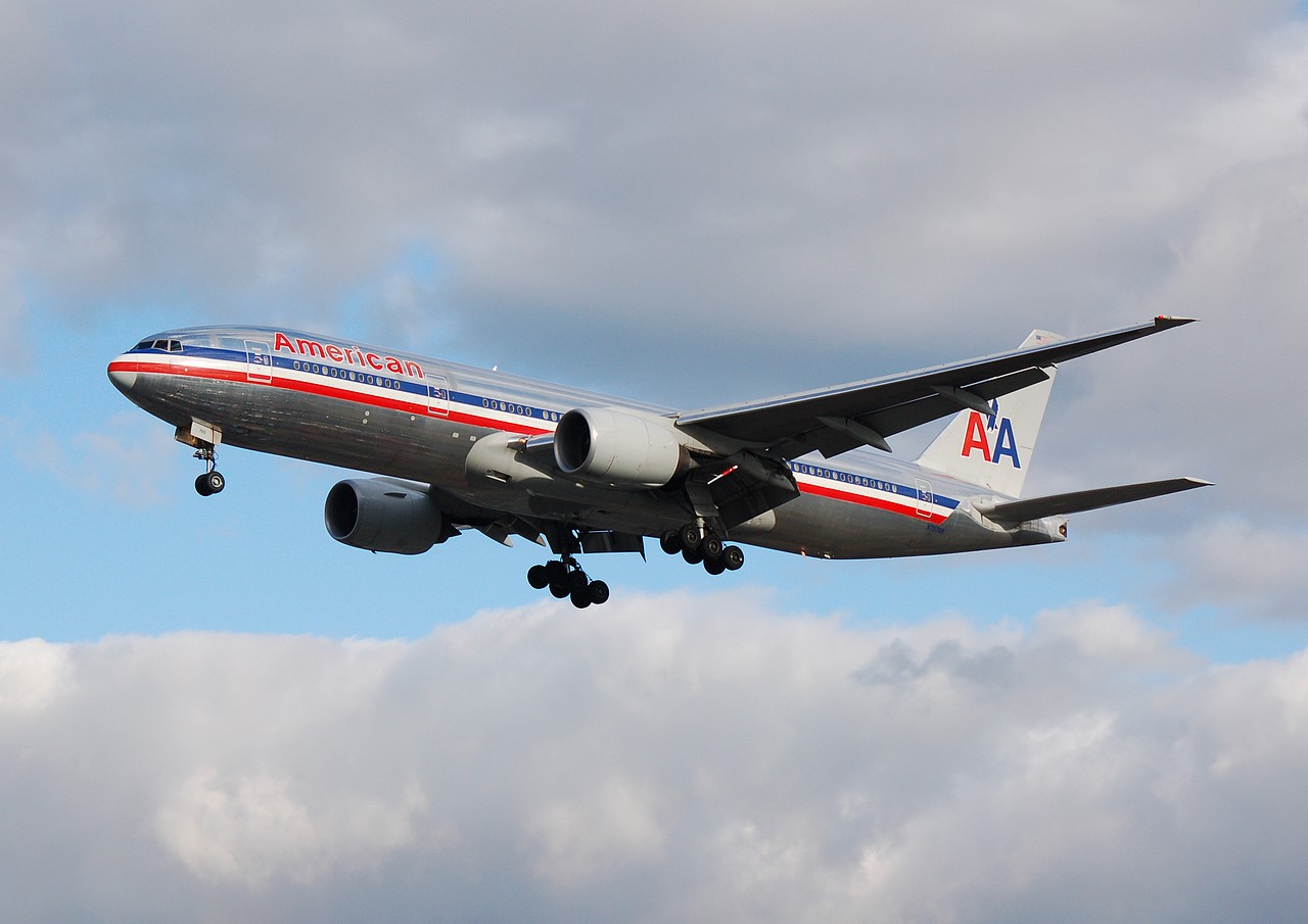 N757AN - 777-223(ER) - American Airlines - LHR - 13-11-2006