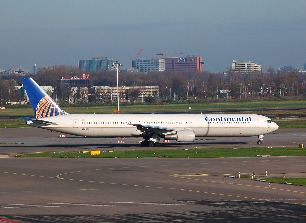 N76055 - 767-424(ER) - Continental Air Lines - AMS - 27-11-2006