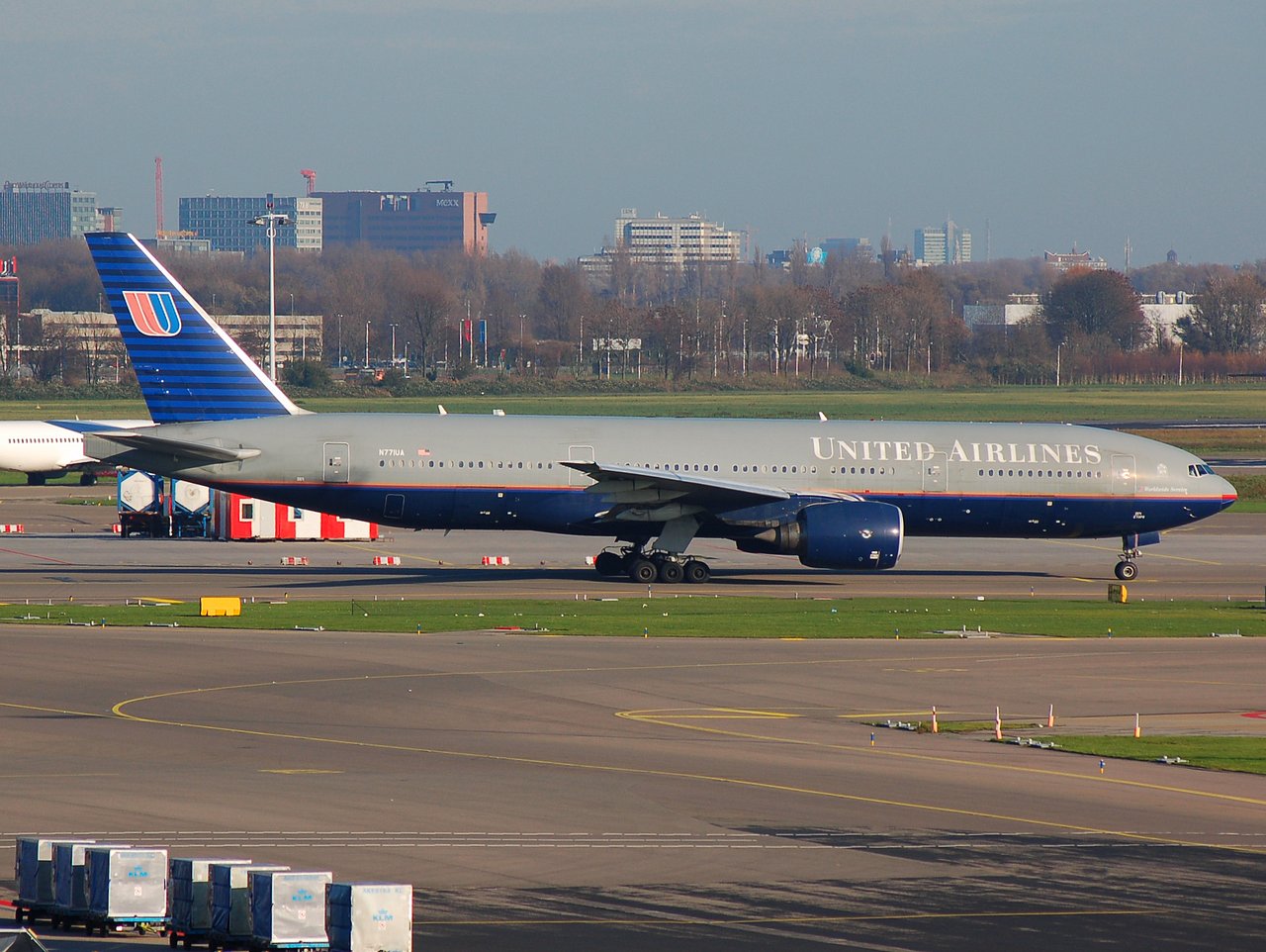 N771UA - 777-222 - United Airlines - AMS - 27-11-2006