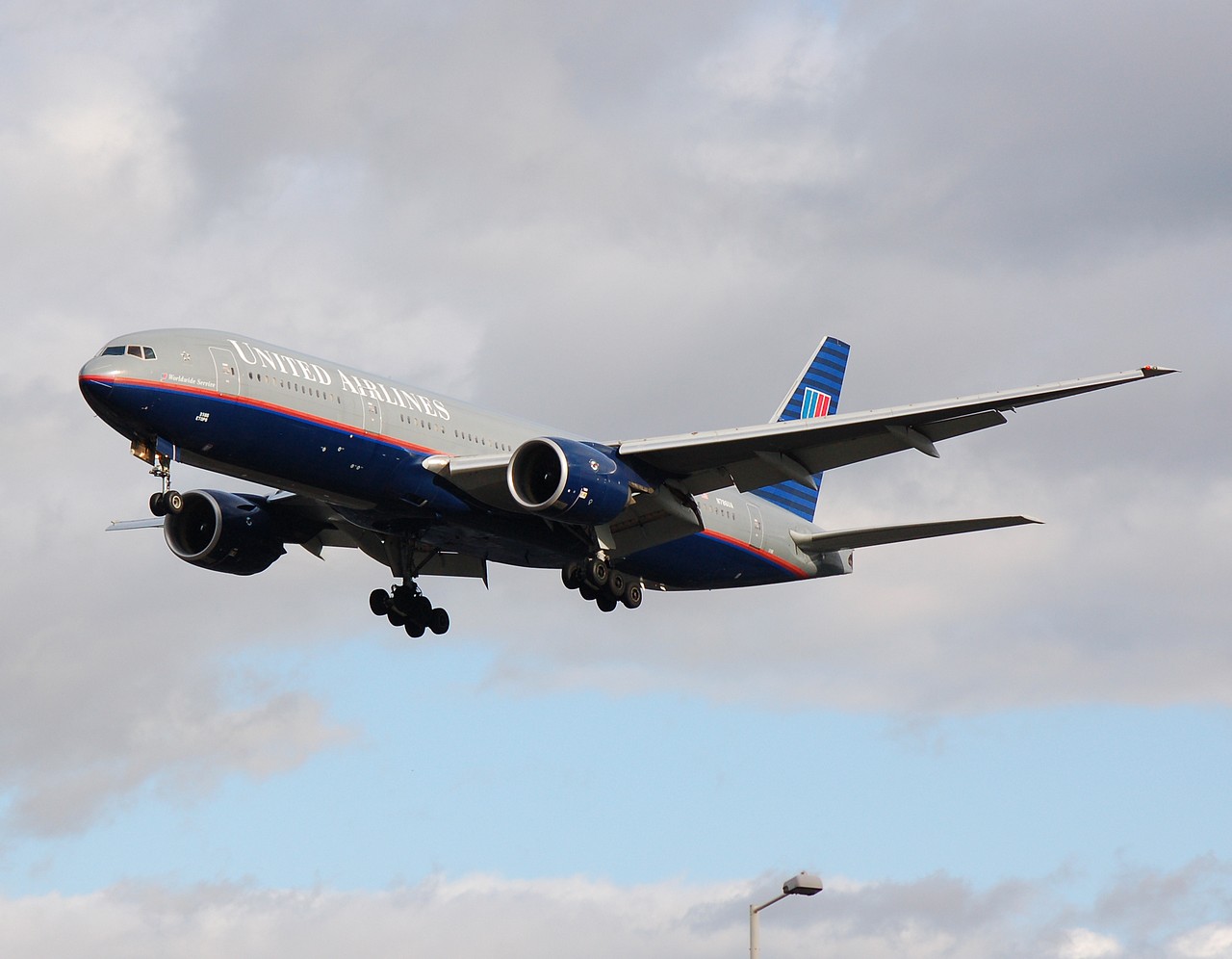 N786UA - 777-222(ER) - United Airlines - LHR - 13-11-2006