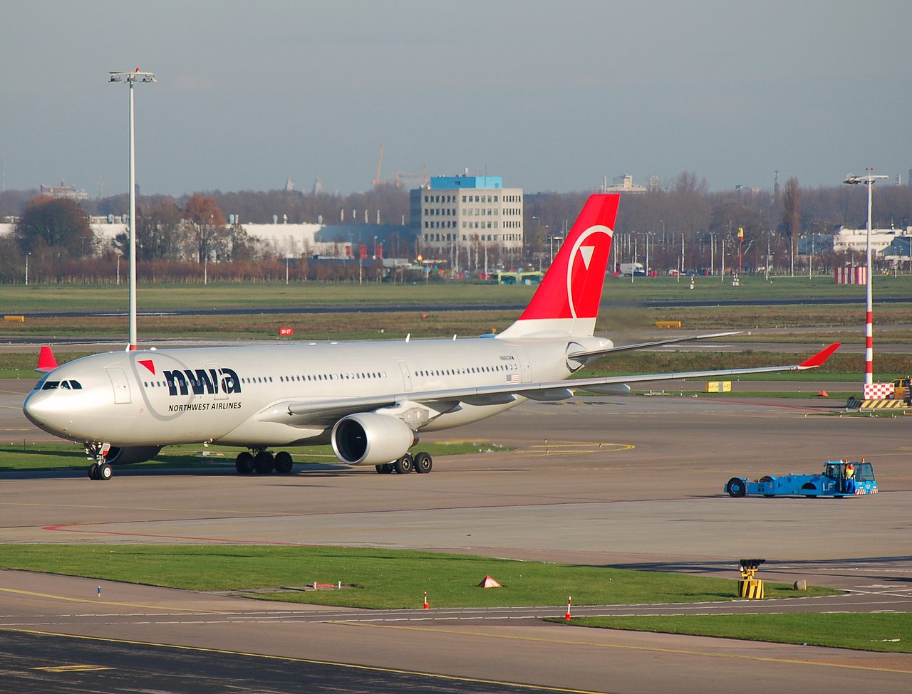 N860NW - A330-223 - Northwest Airlines - AMS - 27-11-2006