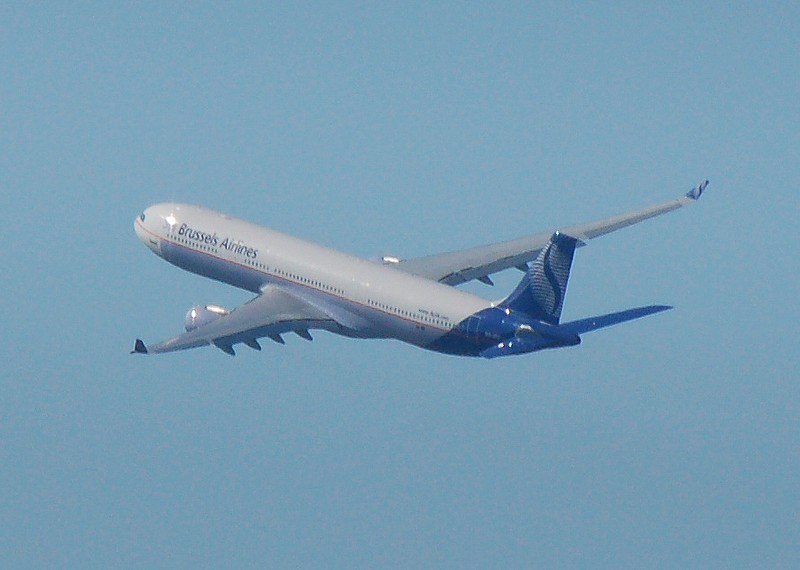 OO-SFO - A330-301 - SN Brussels Airlines - BRU - 21-09-2006b