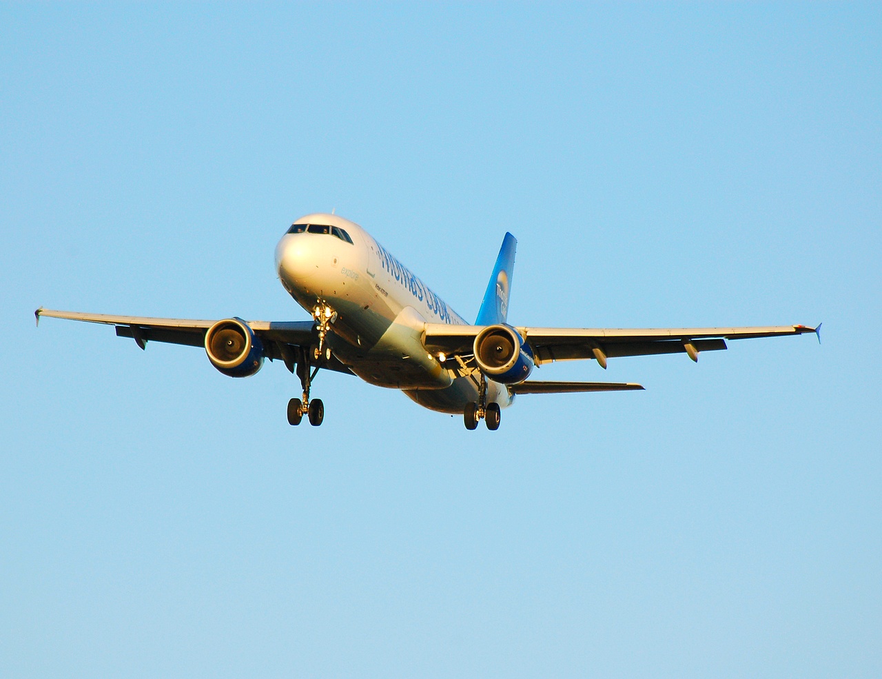 OO-TCM - A320-211 - Thomas Cook Airlines - BRU - 26-11-2006