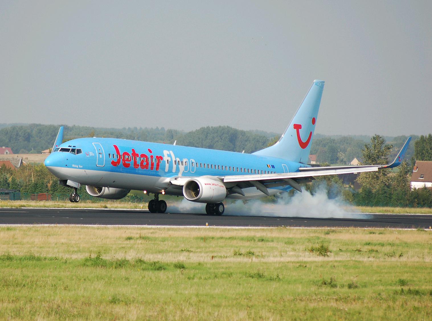 OO-VAC - 737-8BK(WL) - JetairFly - BRU - 06-09-2006