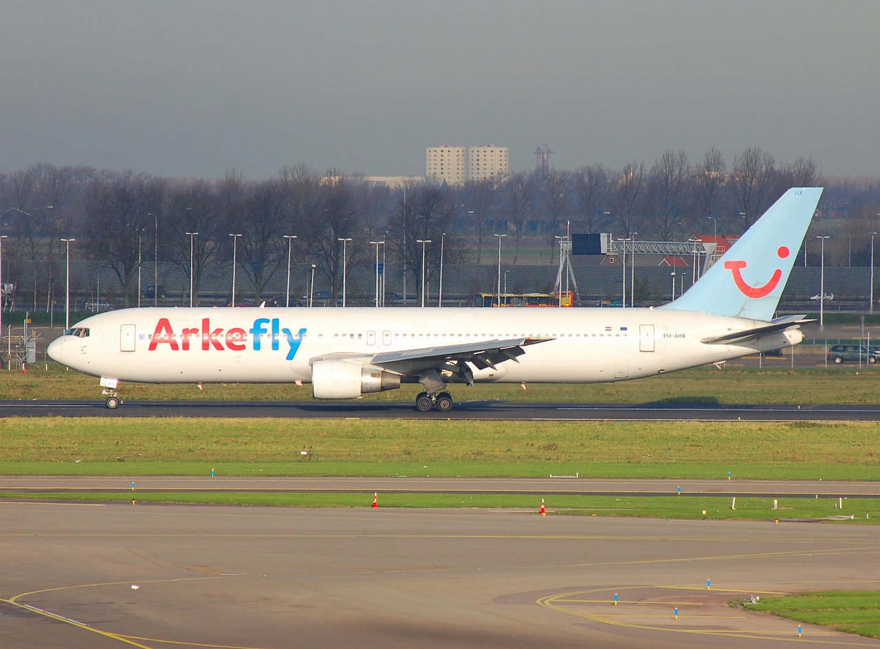 PH-AHX - 767-383(ER) - Arkefly - AMS - 27-11-2006