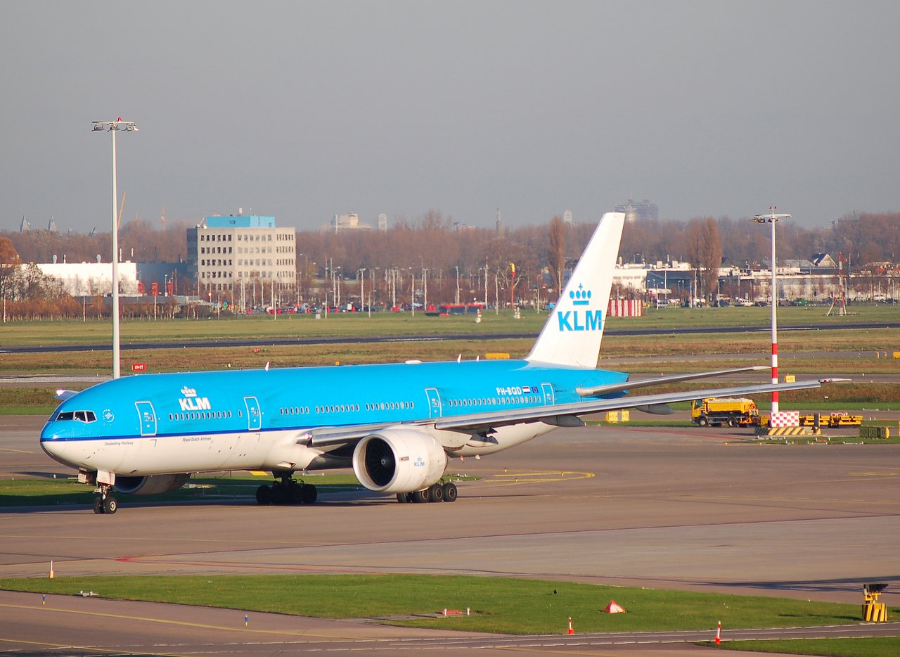 PH-BQD - 777-206(ER) - KLM Royal Dutch Airlines - AMS - 27-11-2006