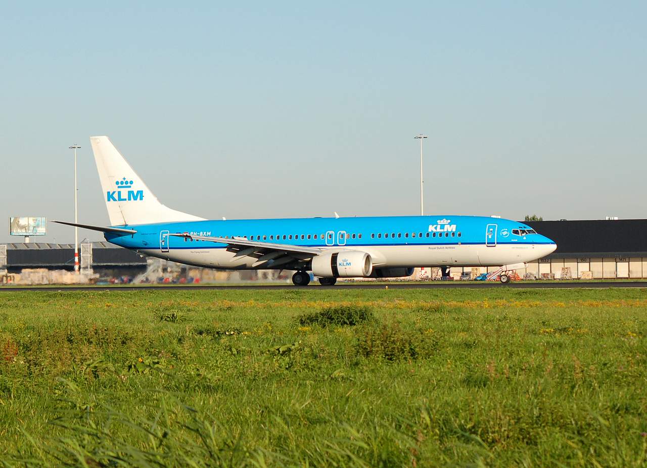 PH-BXM - 737-8K2 - KLM Royal Dutch Airlines - AMS - 10-09-2006