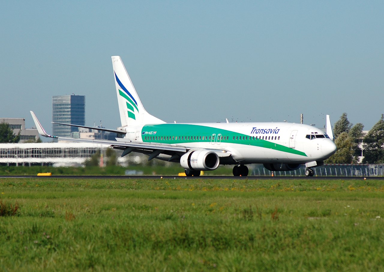 PH-HZC - 737-8K2(WL) - Transavia - AMS - 10-09-2006