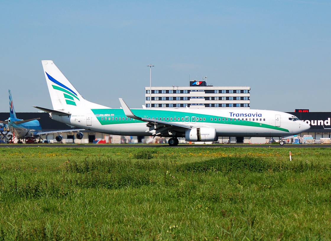 PH-HZG - 737-8K2(WL) - Transavia - AMS - 10-09-2006
