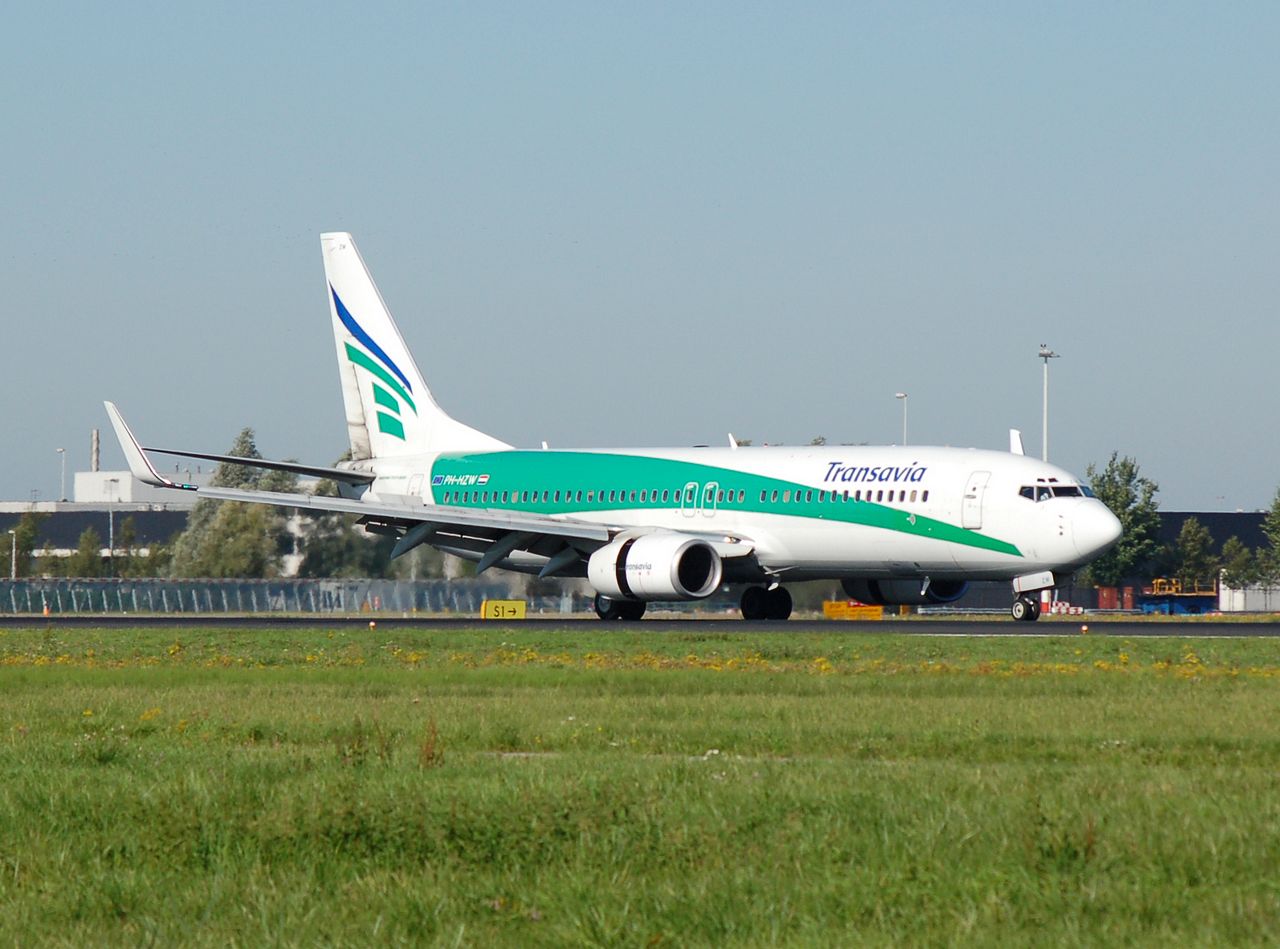 PH-HZW - 737-8K2(WL) - Transavia - AMS - 10-09-2006