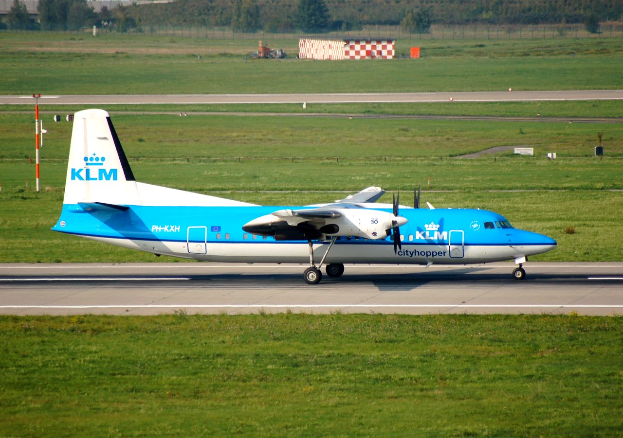 PH-KXH - Fokker 50 - KLM Cityhopper - DUS - 14-10-2006