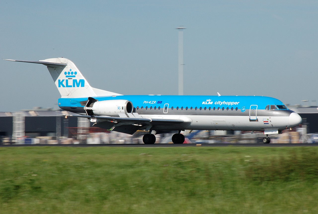 PH-KZR - Fokker 70 - KLM Cityhopper - AMS - 10-09-2006