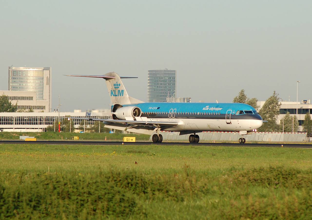 PH-OFH - Fokker 100 - KLM Cityhopper - AMS - 10-09-2006