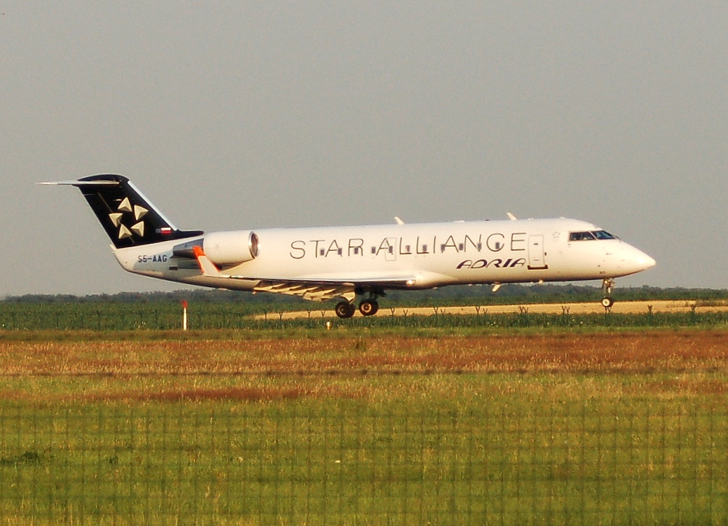 S5-AAG - CRJ-200LR - Adria Airways - BRU - 14-07-2006