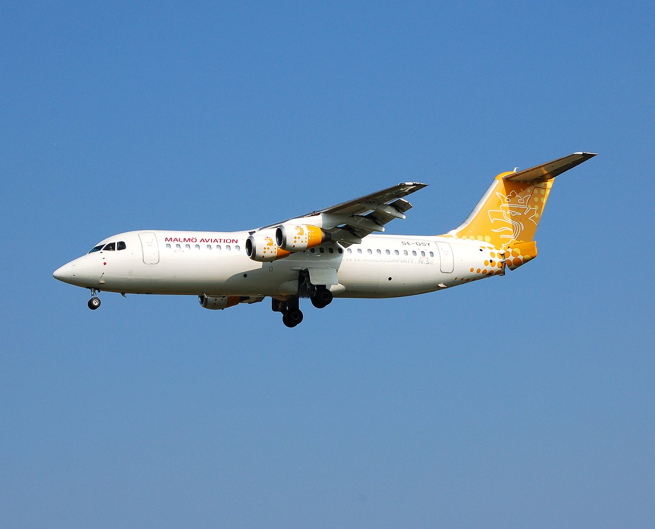 SE-DSY - RJ100 - Malmo Aviation - BRU - 29-06-2006