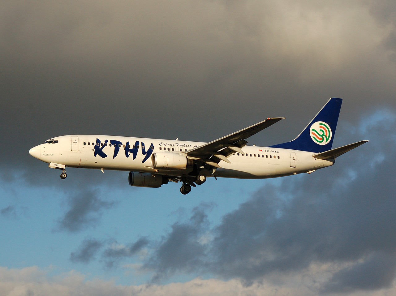TC-MZZ - 737-8S3(WL) - Cyprus Turkish Airlines (KTHY) - LHR - 13-11-2006