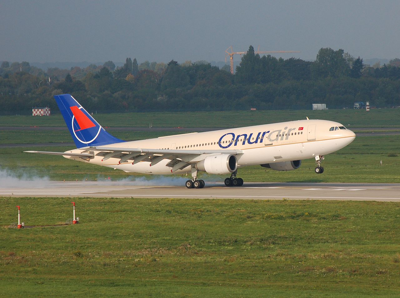 TC-ONU - A300B4-203 - Onur Air - DUS - 14-10-2006