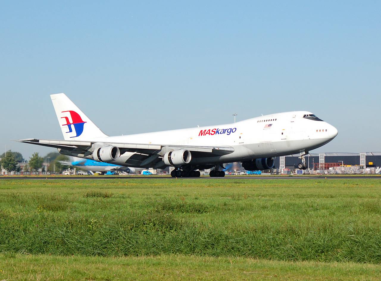 TF-ARJ - 747-236B - Malaysia Airlines - AMS - 10-09-2006